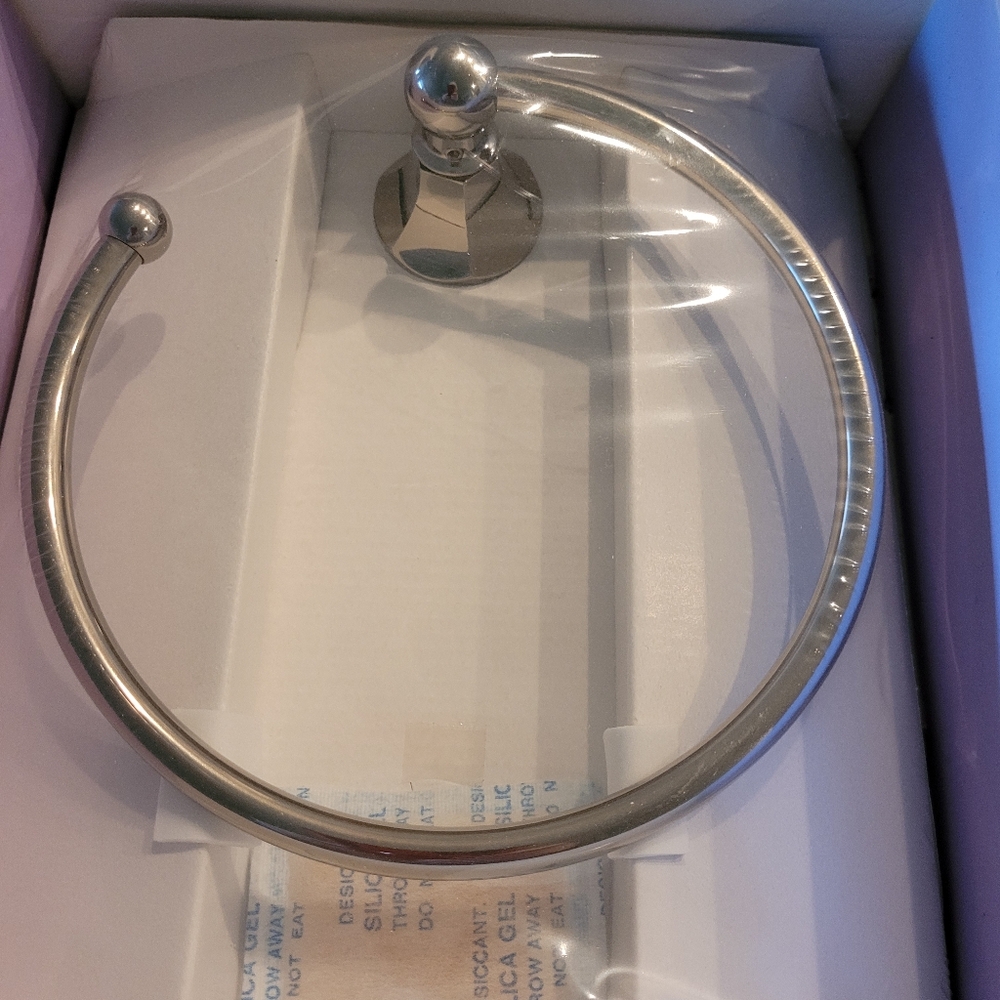NIB Towel Ring for bathroom Polished Nickel finish solid brass very sturdy NIB